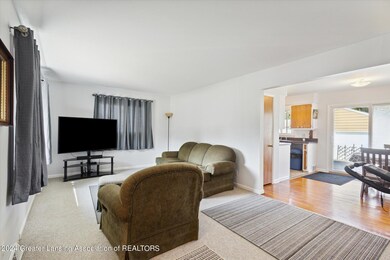 02-3420-W-Willow-St-Lansing-MI-48917-Win
