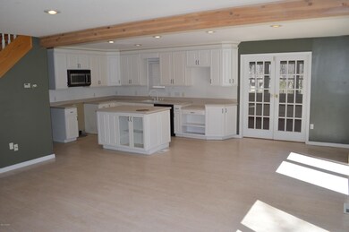 806 Tanager Ct, Hawley, PA 18428 - photo 3