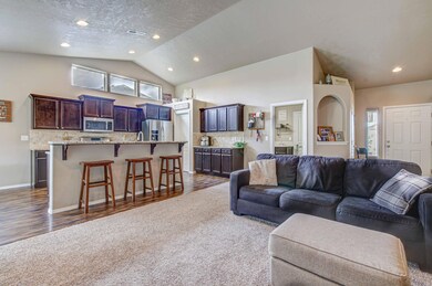 2724 SW 47th St, Redmond, OR 97756 - photo 6