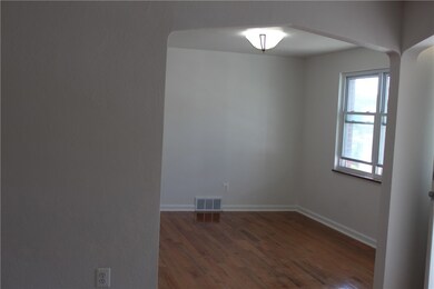 Spacious Dinning room