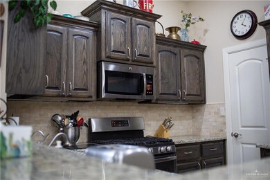 3606 Hummingbird Ln, Mission, TX 78572 - photo 6