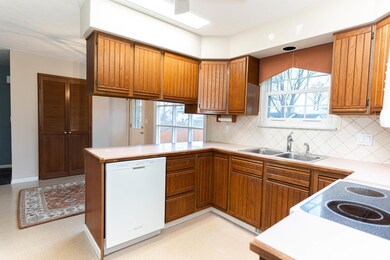 6232 Olde Orchard Dr, Columbus, OH 43213 - photo 7