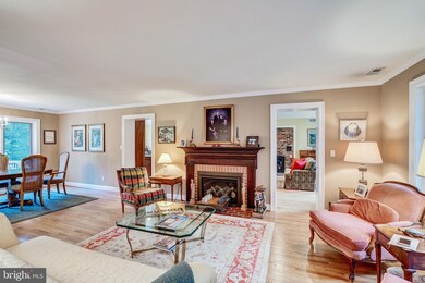 8643 Overlook Rd, McLean, VA 22102 - photo 4