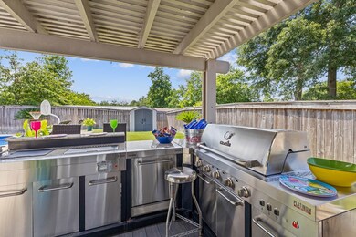 Outdoor Kitchen