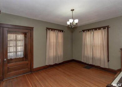 1002 W 15th St, Davenport, IA 52804 - photo 6
