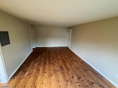 401 Highway22b21u3ondo, North Plainfield Boro, NJ 07060 - photo 3