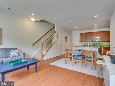 2980 Rittenhouse Cir unit 15, Fairfax, VA 22031 - photo 4