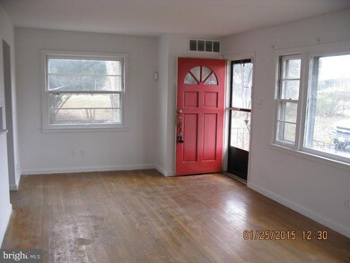 5509 Highmount Ln, Capitol Heights, MD 20743 - photo 2