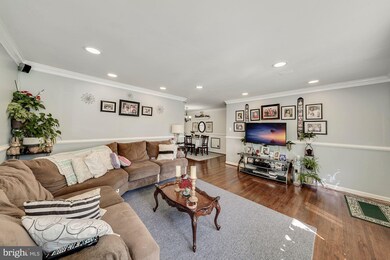 13701 Frankfort Ct, Rockville, MD 20853 - photo 7