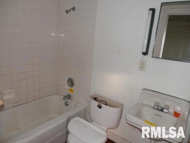 920 22nd St, Rock Island, IL 61201 - photo 4