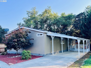 107 Wanda Ct, Myrtle Creek, OR 97457 - photo 2