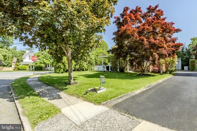 427 Heatherwood Rd, Havertown, PA 19083 - photo 2