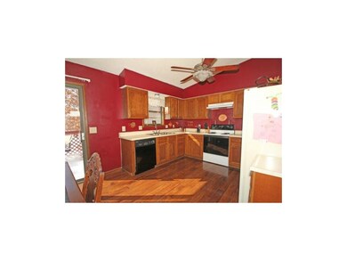 Eat-in Kitchen