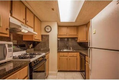 18 Kingswood Dr unit 9, Abington, MA 02351 - photo 6