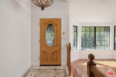 13031 Magnolia Blvd, Sherman Oaks, CA 91423 - photo 3