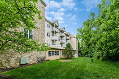 L 2245 Riverside Dr.079