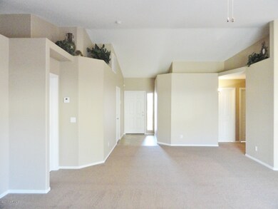 Living Room / Entry