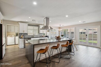 N 37th Pl-009