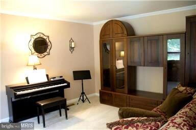 9 Peach Leaf Ct, North Potomac, MD 20878 - photo 4