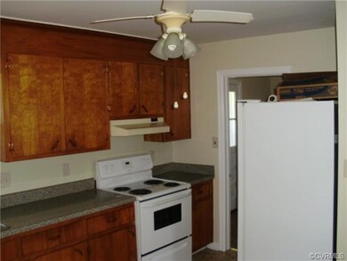 Eat-In Kitchen