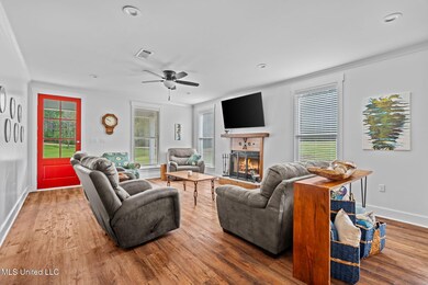 173_R_Thompson_Road-10