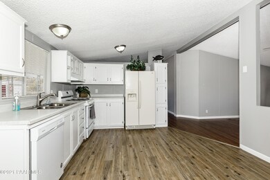 007_Kitchen