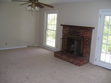315 Kay Dr NE, Dalton, GA 30721 - photo 3
