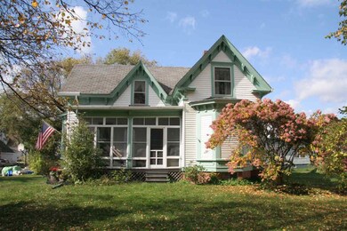 46 Emerson St, Saint Johnsbury, VT 05819 - photo 3