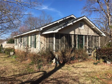 301 Virginia Ave, Asheboro, NC 27203 - photo 2