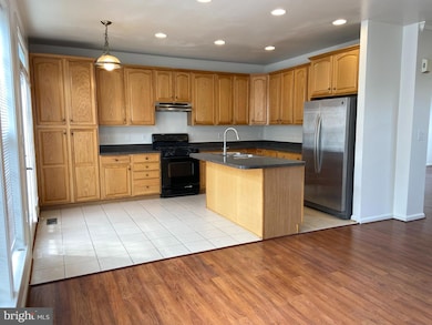 5633 Sheals Ln, Centreville, VA 20120 - photo 3