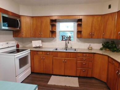 Spacious kitchen!