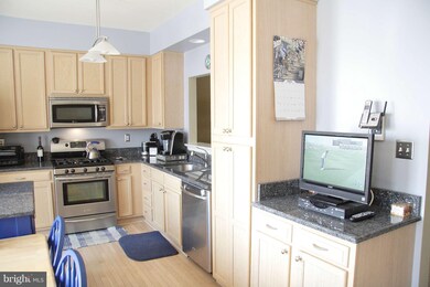 3115 Sutherland Hill Ct, Fairfax, VA 22031 - photo 7