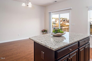 732 Suffield Way-10