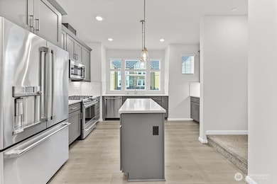 19288 NE 69th Circle Unit 104 ~ Ready Now