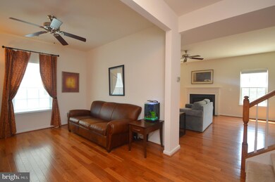 42245 Palm Cove Ct, Chantilly, VA 20152 - photo 3