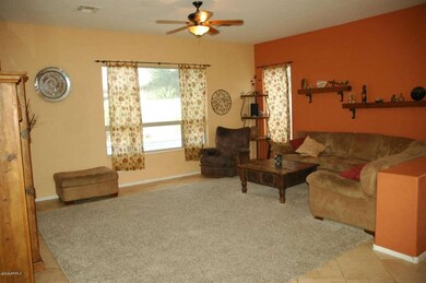 Family_room_1