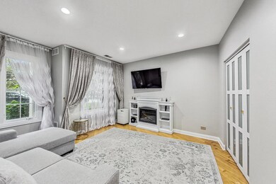 2028 Valor Ct unit 8, Glenview, IL 60026 - photo 6