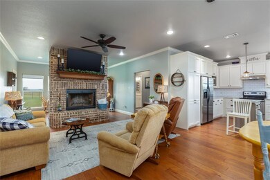 1253 Mcvoid Rd, Springtown, TX 76082 - photo 7