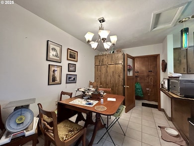 917 Myrtle St, the Dalles, OR 97058 - photo 5