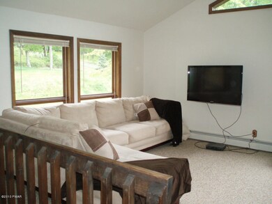 147 Meadow Ridge Acres Rd, Dingmans Ferry, PA 18328 - photo 6