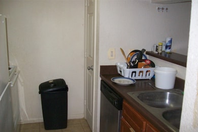 8100 Creekbend Dr unit 149, Houston, TX 77071 - photo 3