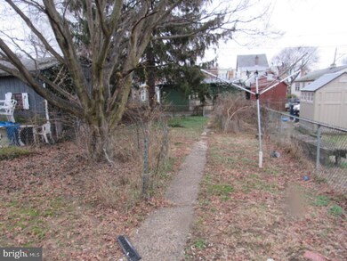 1407 E 12th St, Crum Lynne, PA 19022 - photo 2