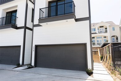 2428 Ella Blvd, Houston, TX 77008 - photo 4