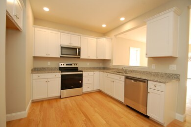 12 Angel Point Cir unit 20A, Goffstown, NH 03045 - photo 3