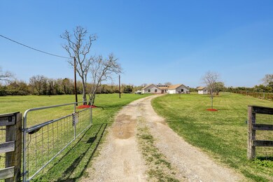 17710 Willow Pond Rd, Alvin, TX 77511 - photo 3