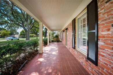 805 Berkley Dr, Cleburne, TX 76033 - photo 2