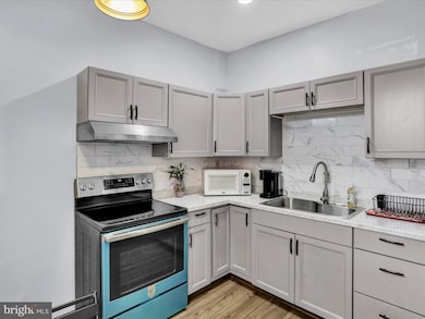 816 Douglass St, Reading, PA 19604 - photo 6