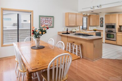 57683 Mckenzie Ln, Sunriver, OR 97707 - photo 4