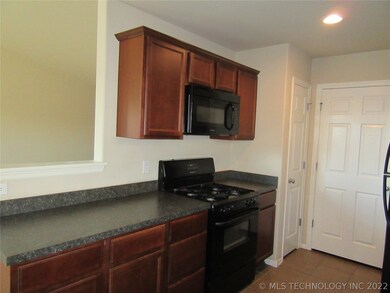 2705 N 21st St, Broken Arrow, OK 74012 - photo 5