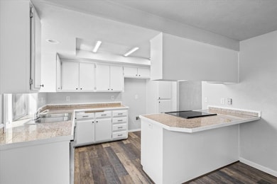 881 Westrop Dr, Central Point, OR 97502 - photo 7